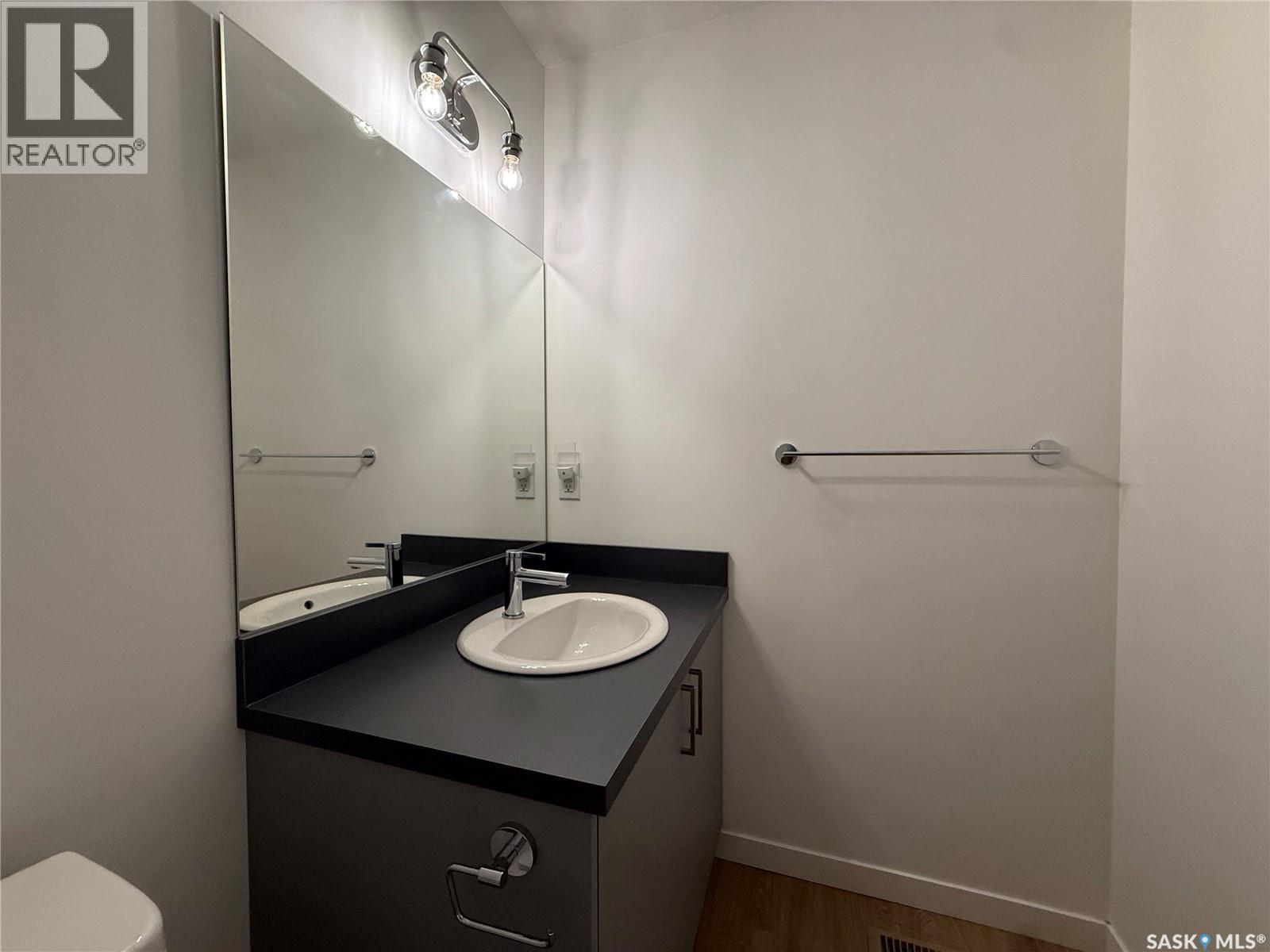 764 Athol Street Property Photo 24