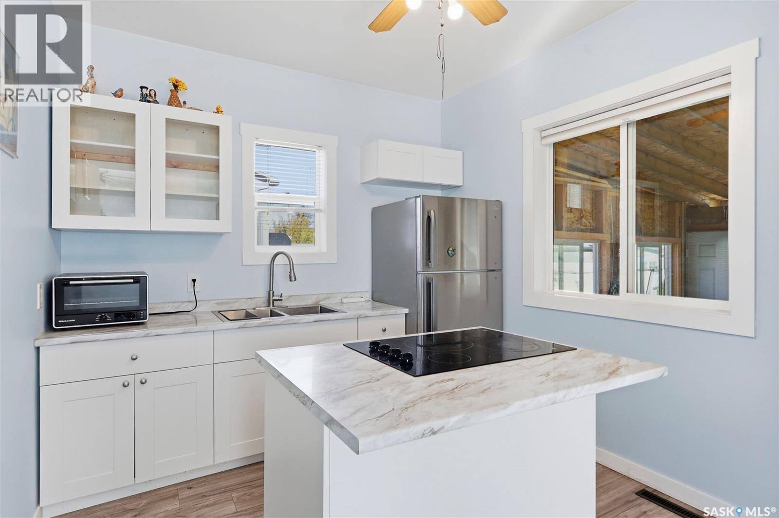 1715 Broadway Avenue Property Photo 9