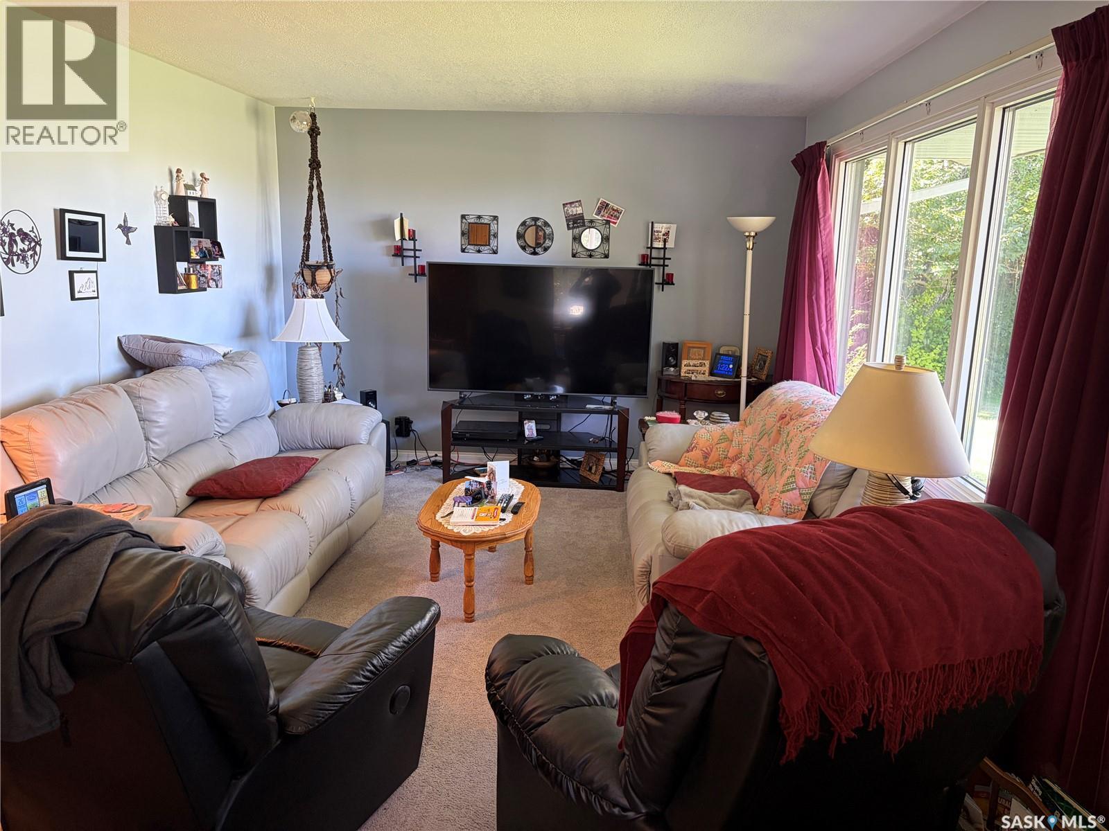 Peterson Acreage Property Photo 6