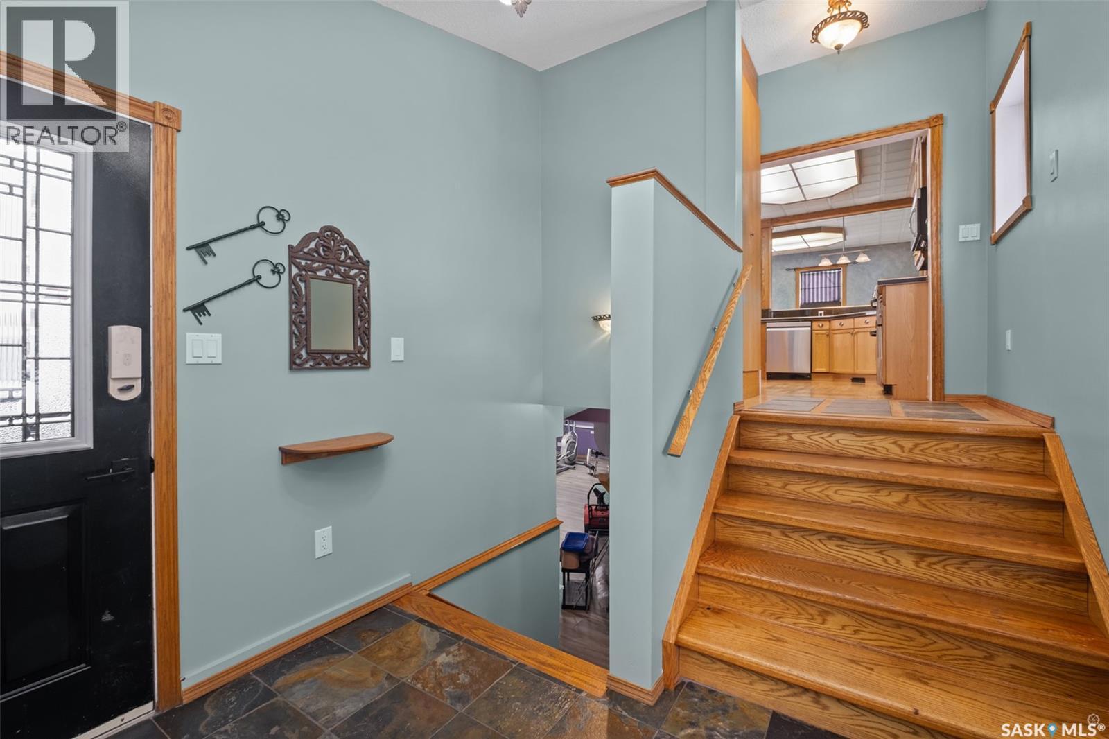 1027 4th Street E Property Photo 2