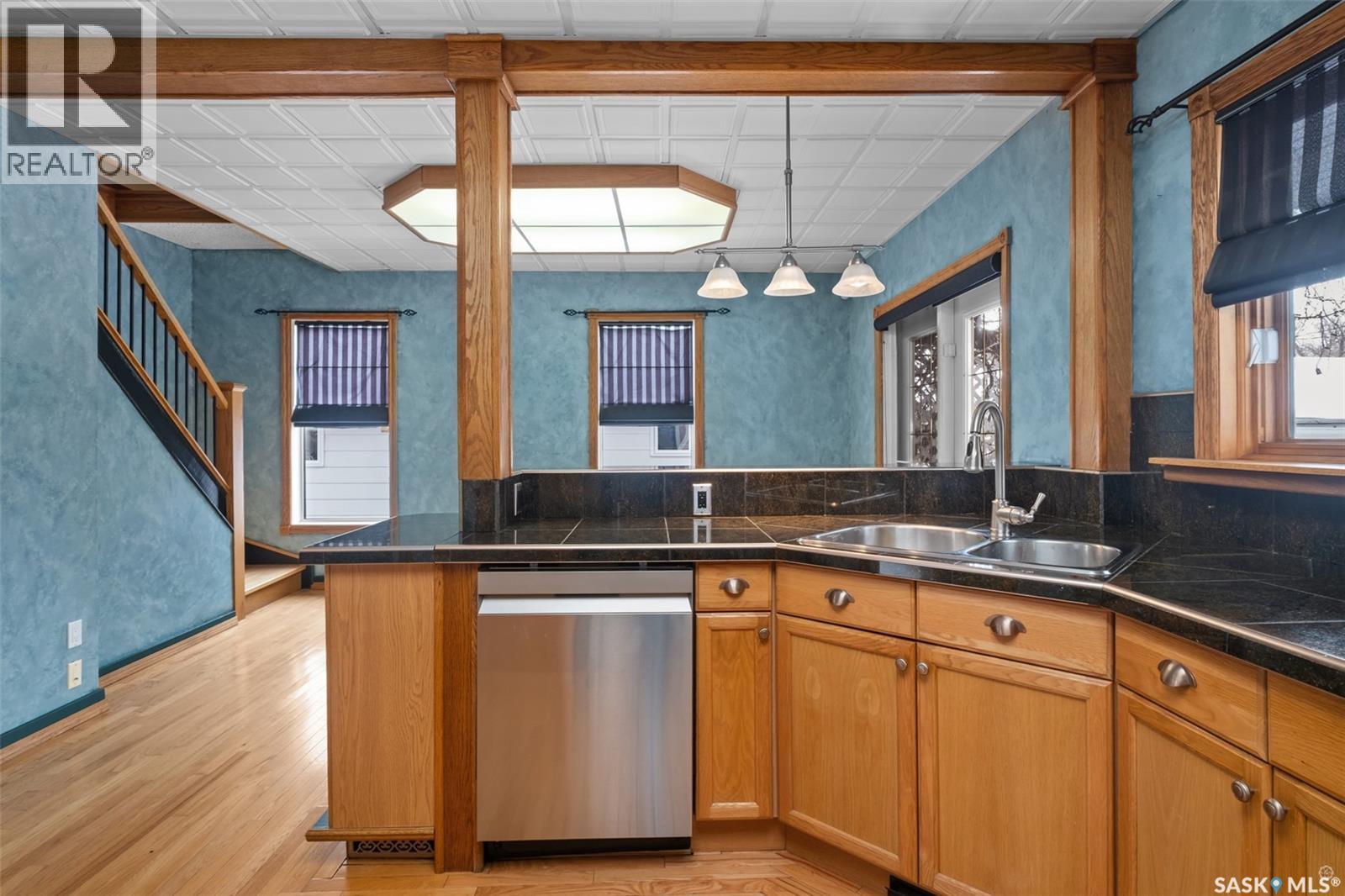 1027 4th Street E Property Photo 3