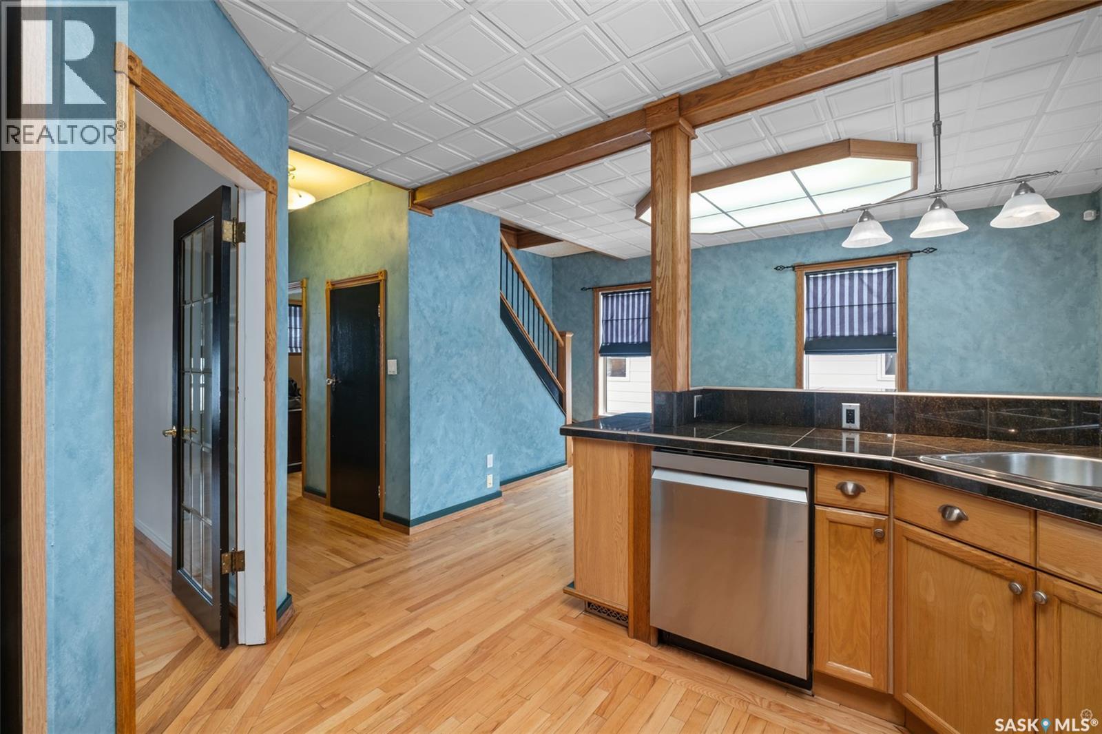 1027 4th Street E Property Photo 6