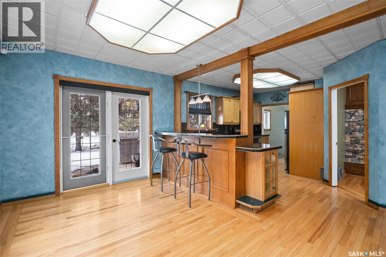 1027 4th Street E Property Photo 9