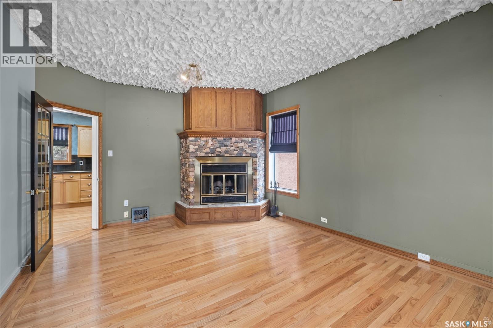 1027 4th Street E Property Photo 11
