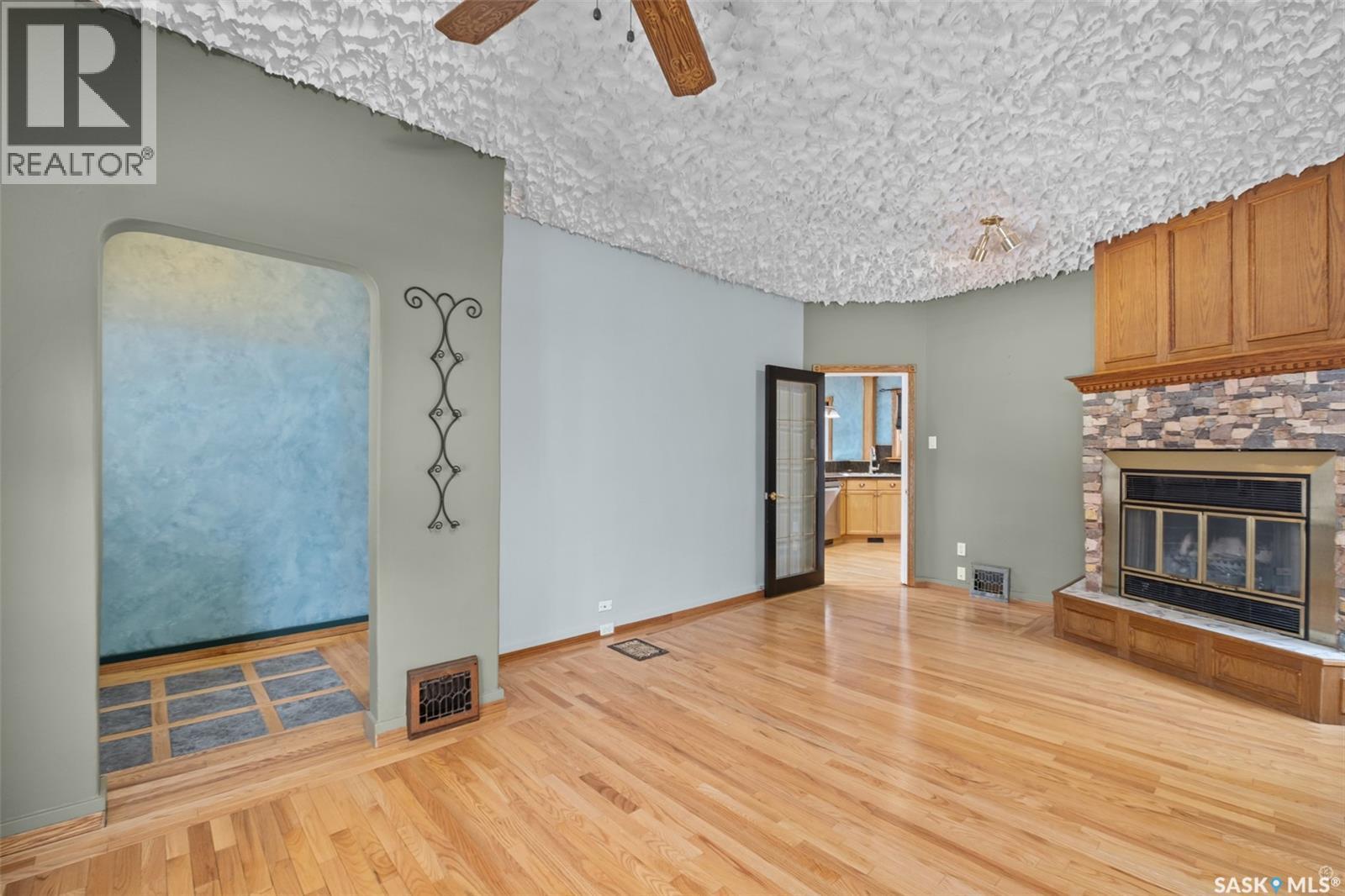 1027 4th Street E Property Photo 12