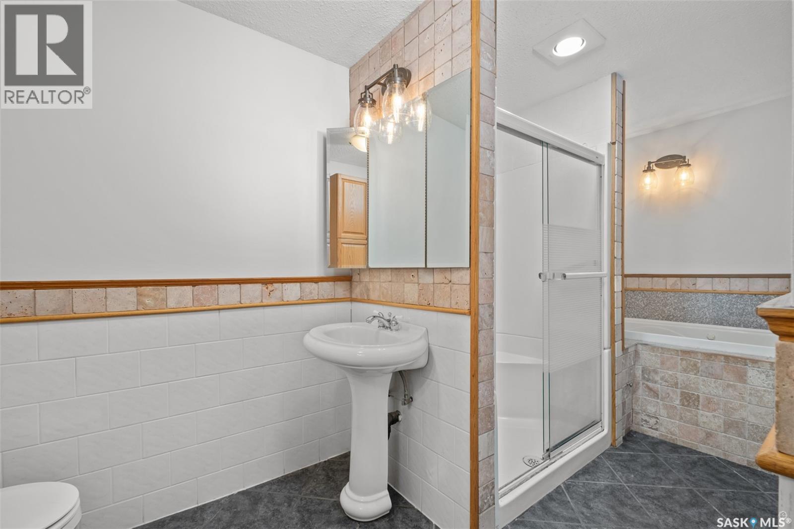 1027 4th Street E Property Photo 23