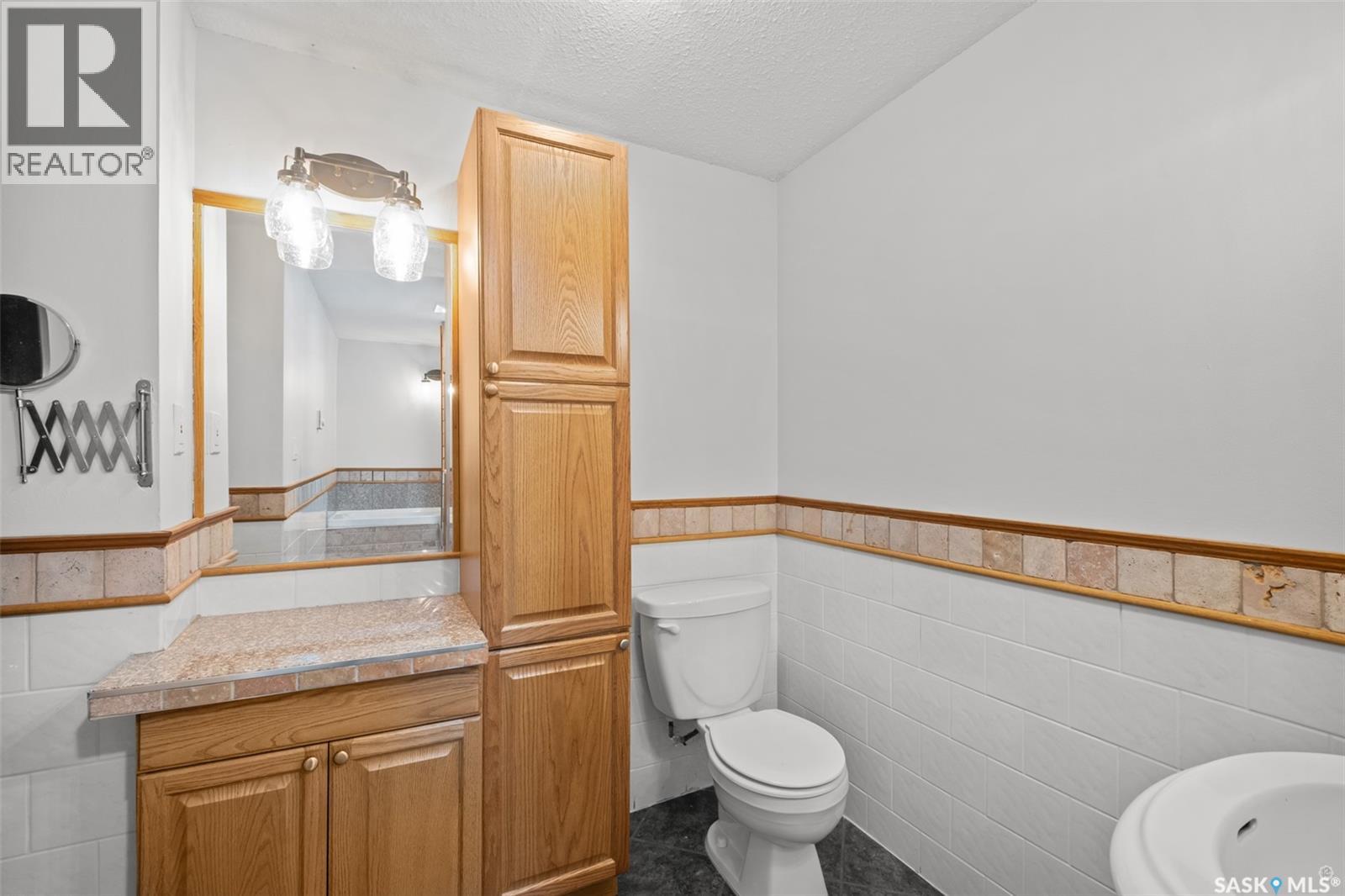 1027 4th Street E Property Photo 24