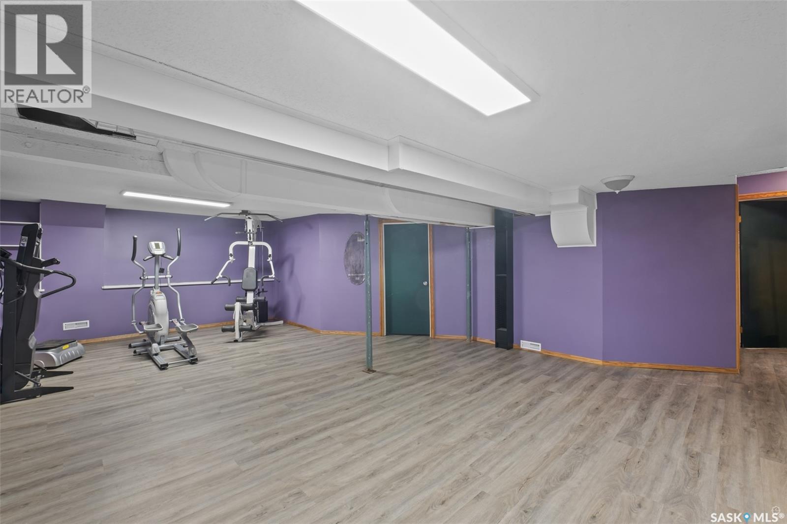 1027 4th Street E Property Photo 28