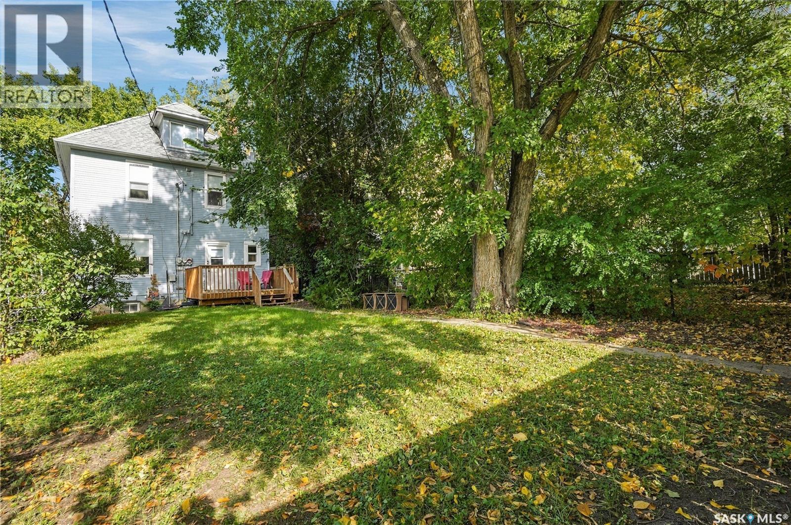 332 10th Street E Property Photo 3