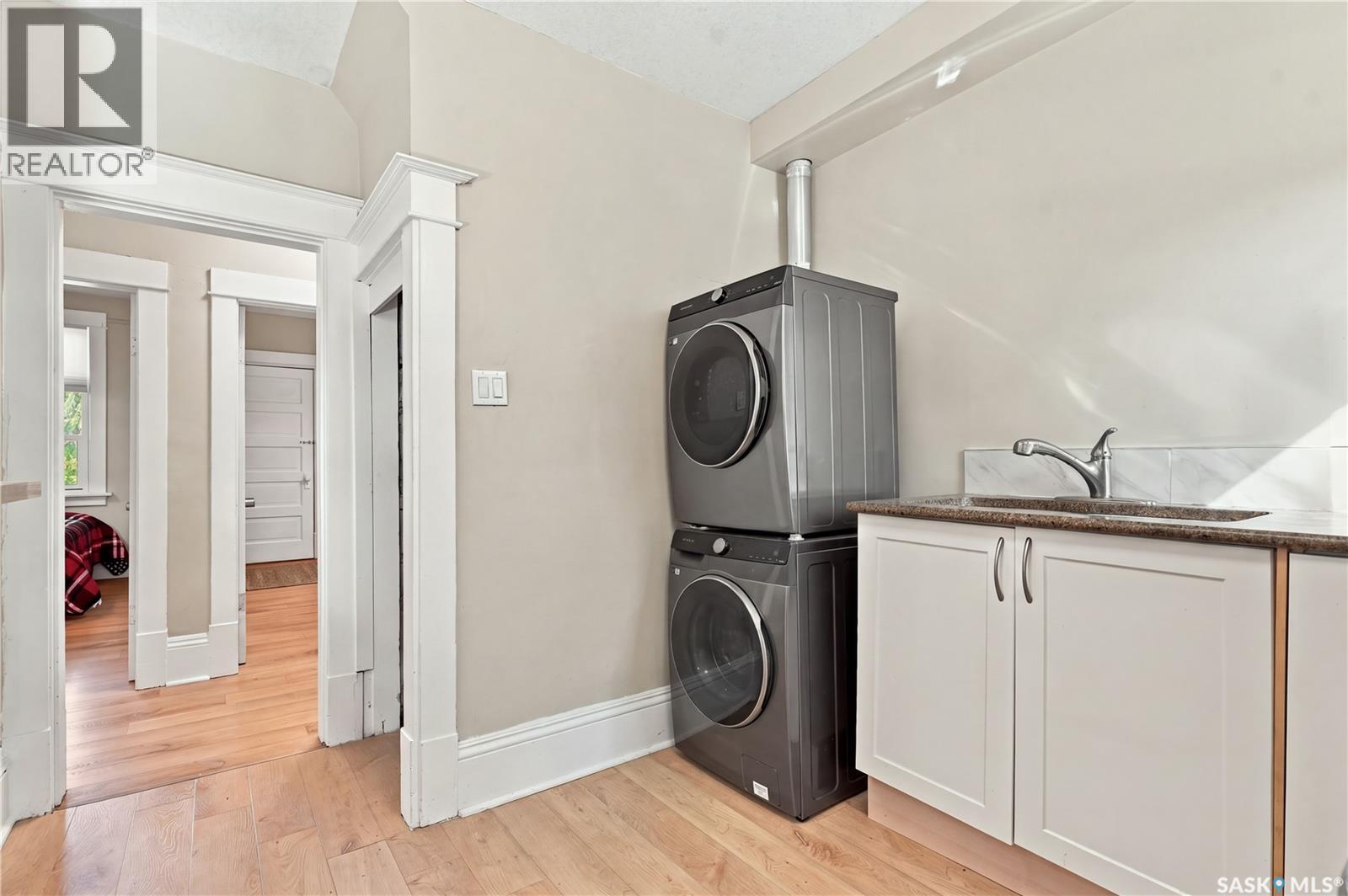 332 10th Street E Property Photo 10