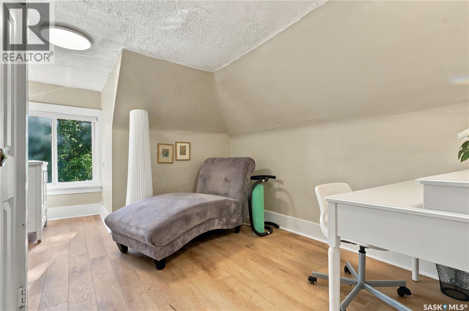 332 10th Street E Property Photo 19