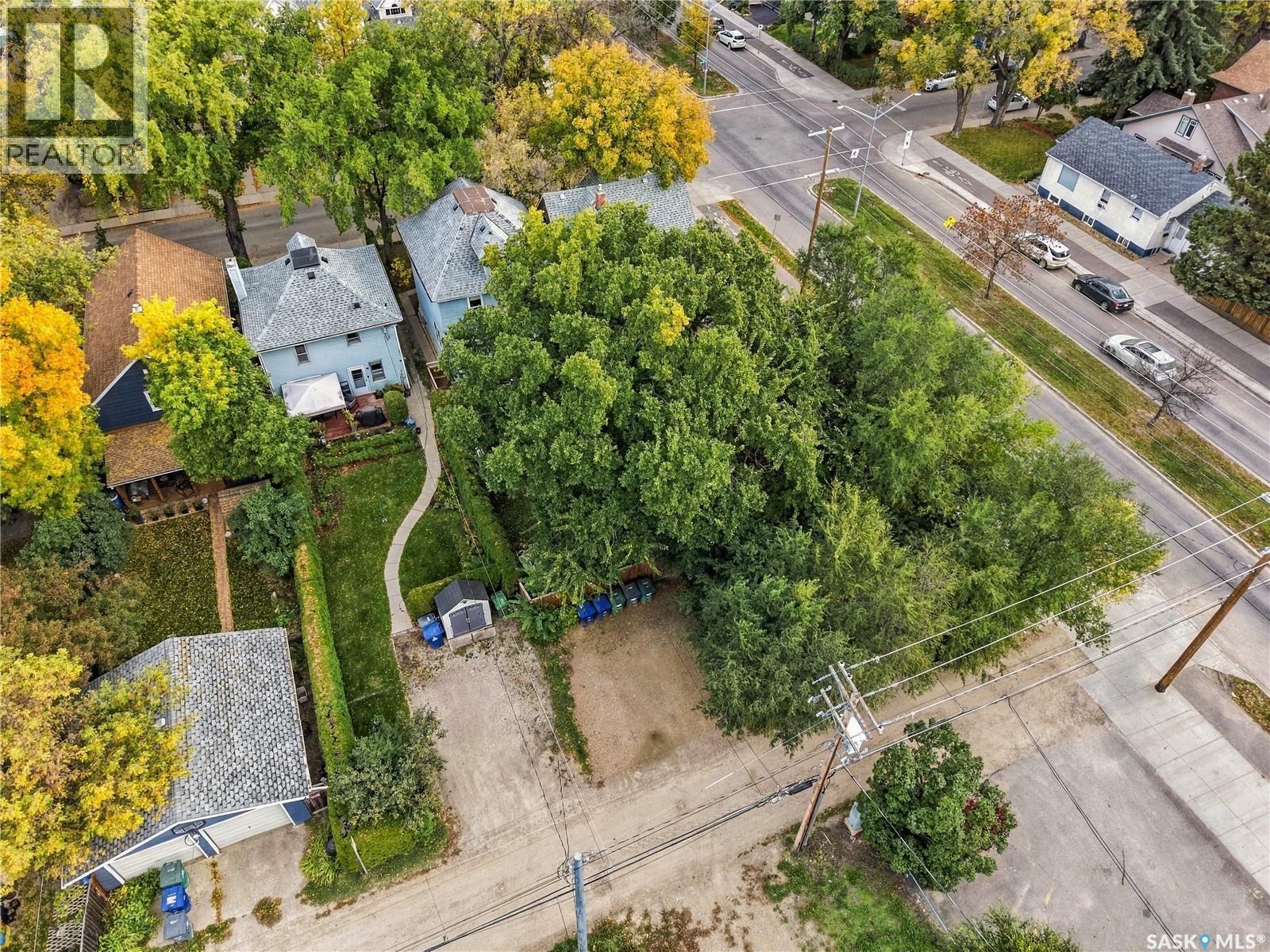 332 10th Street E Property Photo 36