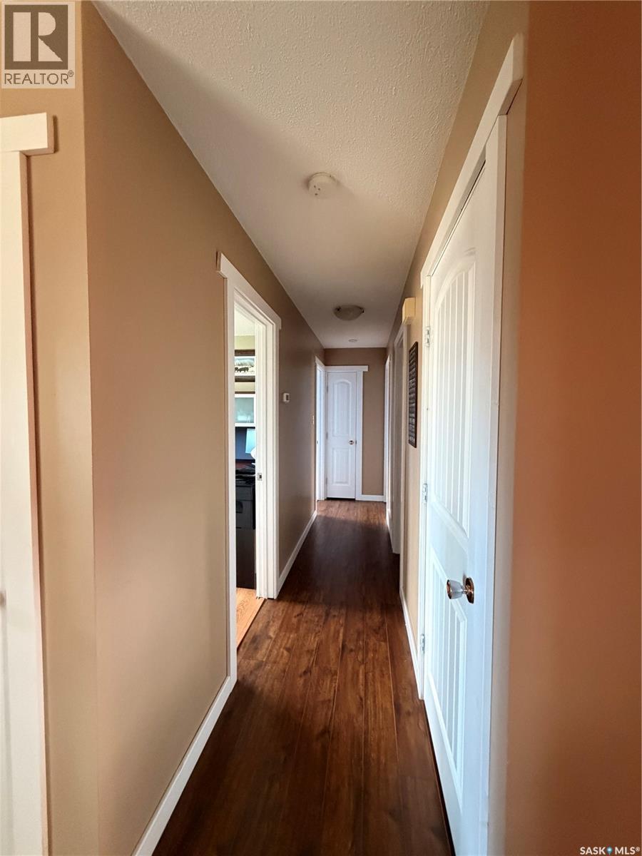 612 2nd Street W Property Photo 7