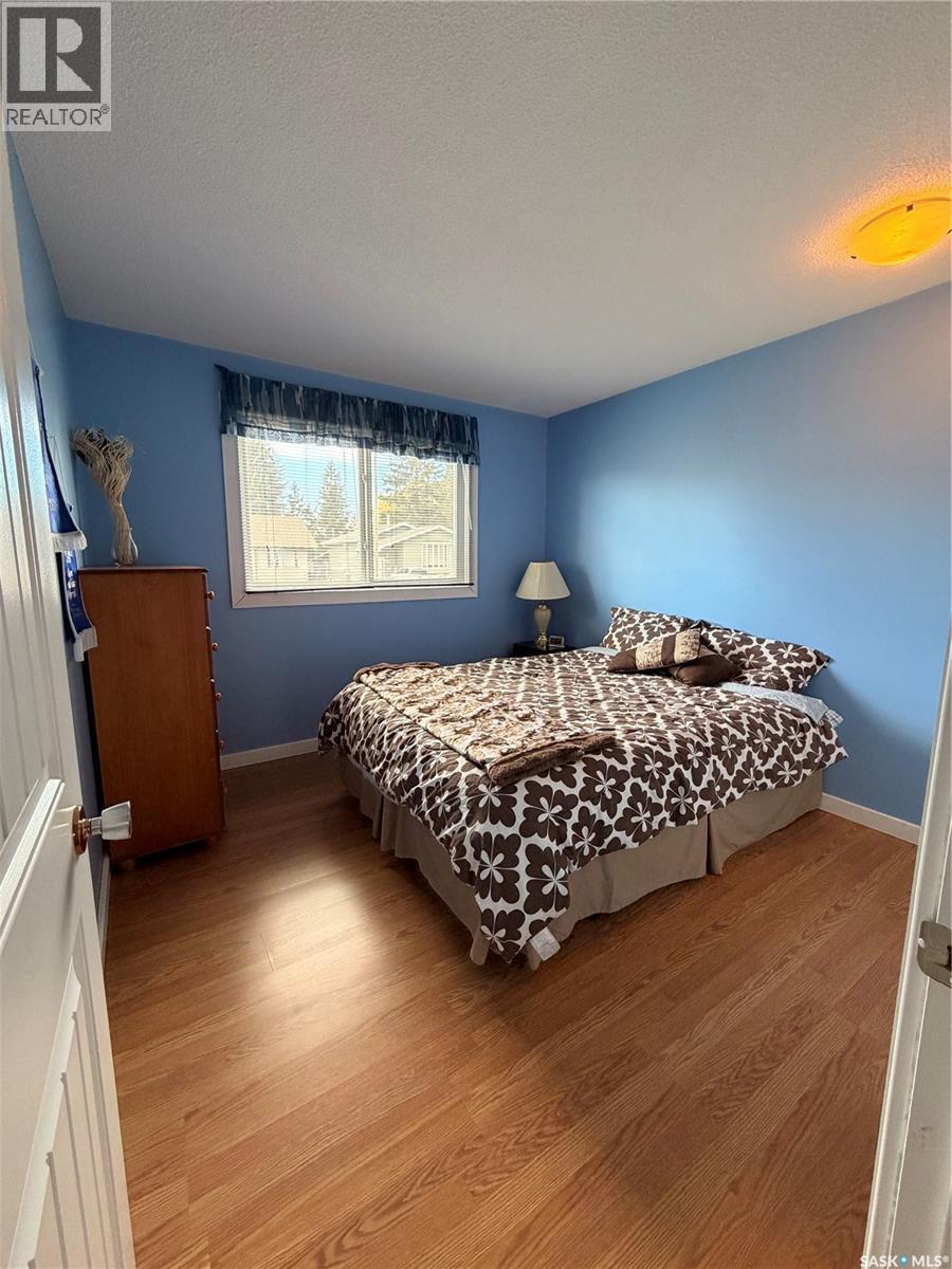 612 2nd Street W Property Photo 14
