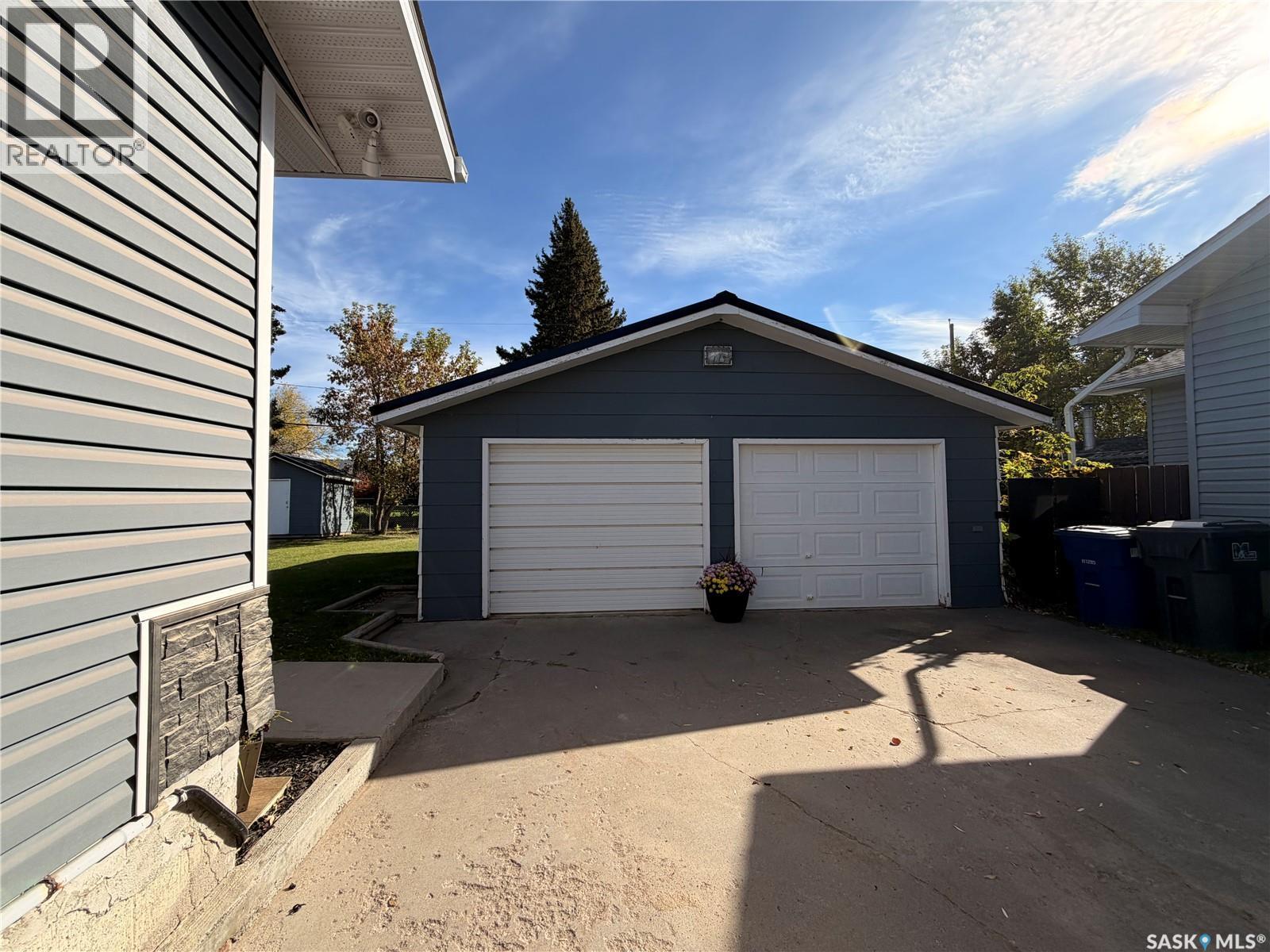 612 2nd Street W Property Photo 20