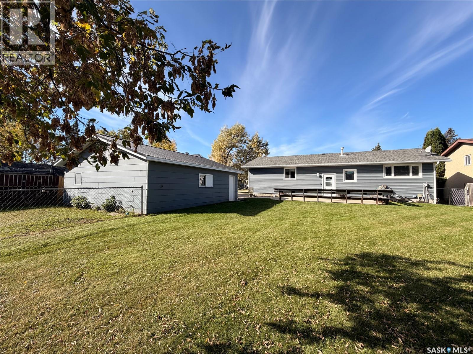 612 2nd Street W Property Photo 24