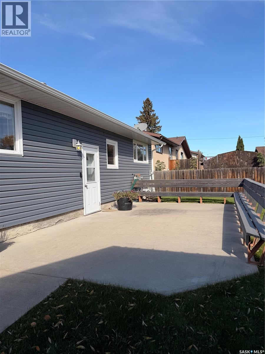 612 2nd Street W Property Photo 25