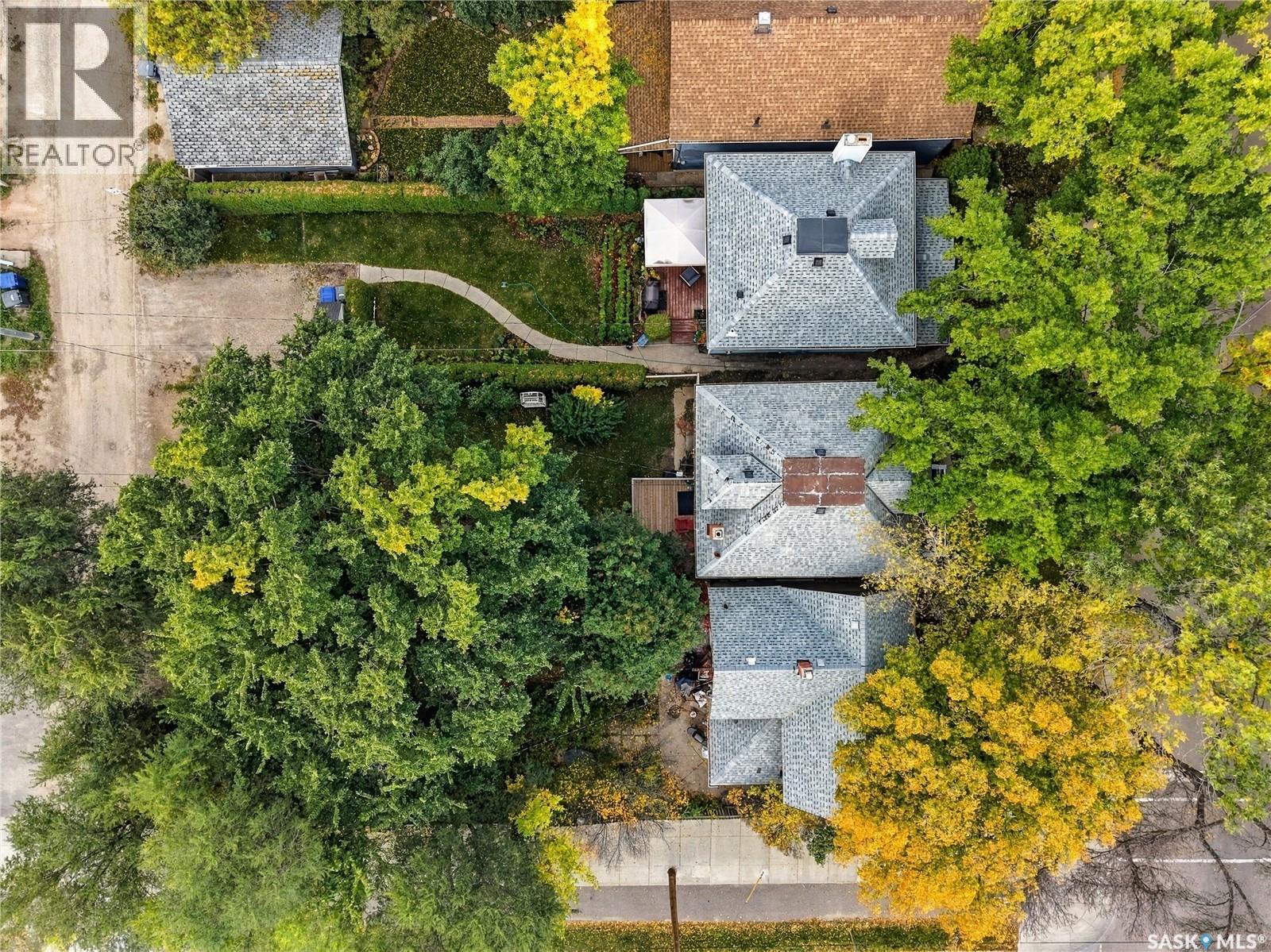334 10th Street E Property Photo 5