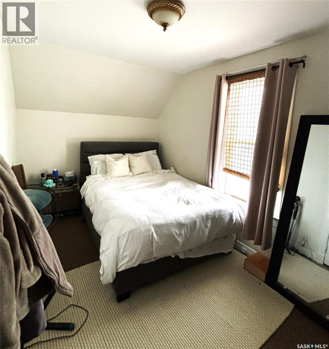 334 10th Street E Property Photo 15