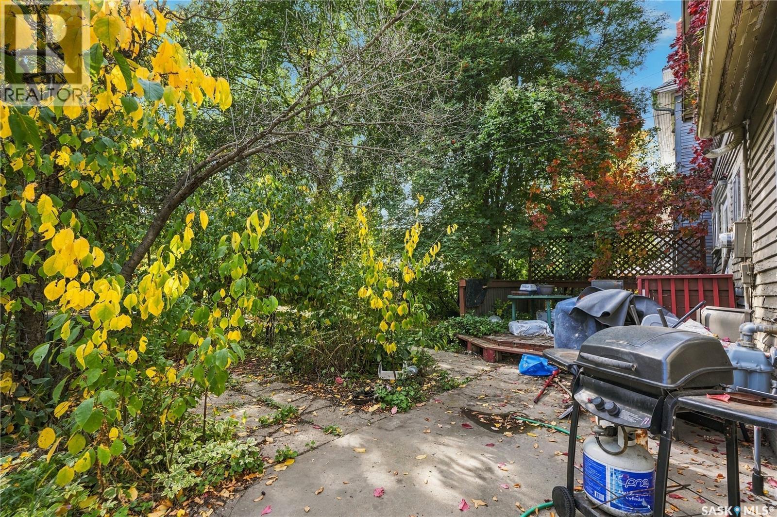 334 10th Street E Property Photo 16
