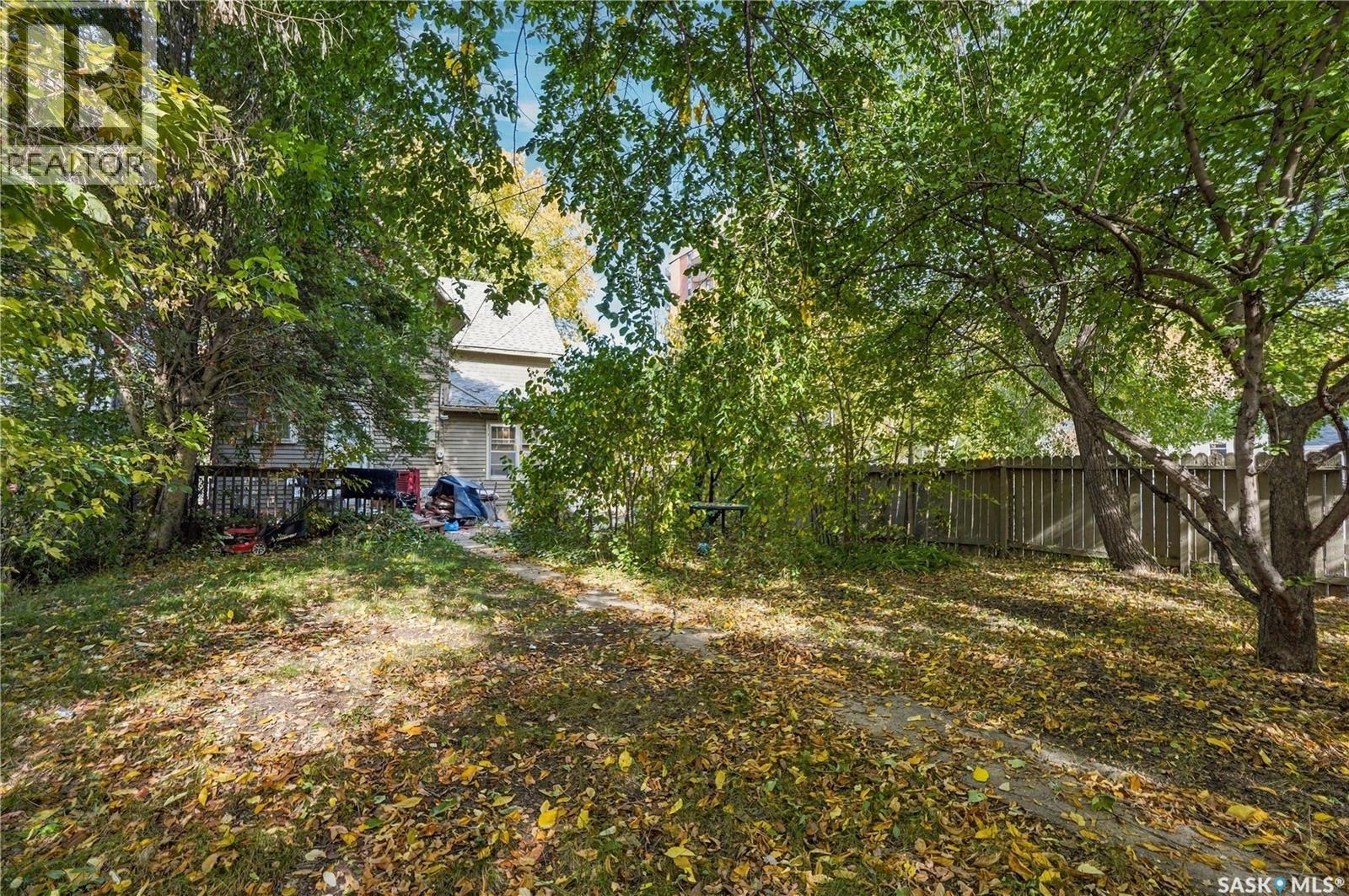 334 10th Street E Property Photo 17