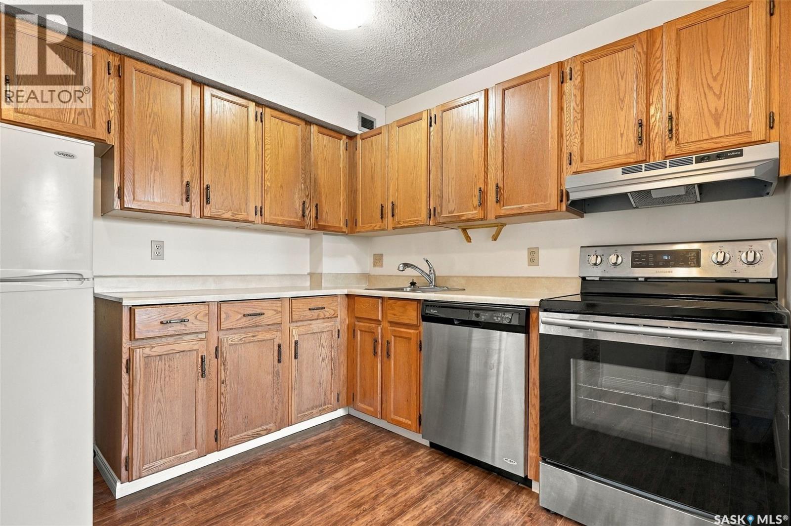 502 430 5th Avenue N Property Photo 8