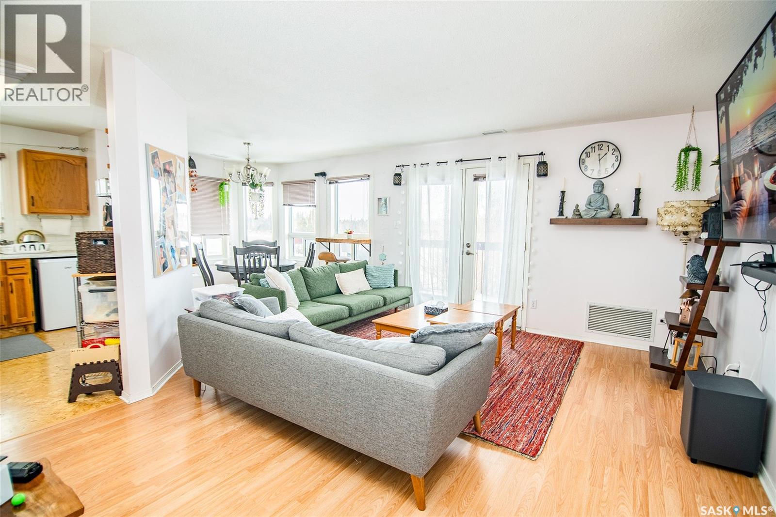 C2 532 River Street E Property Photo 5