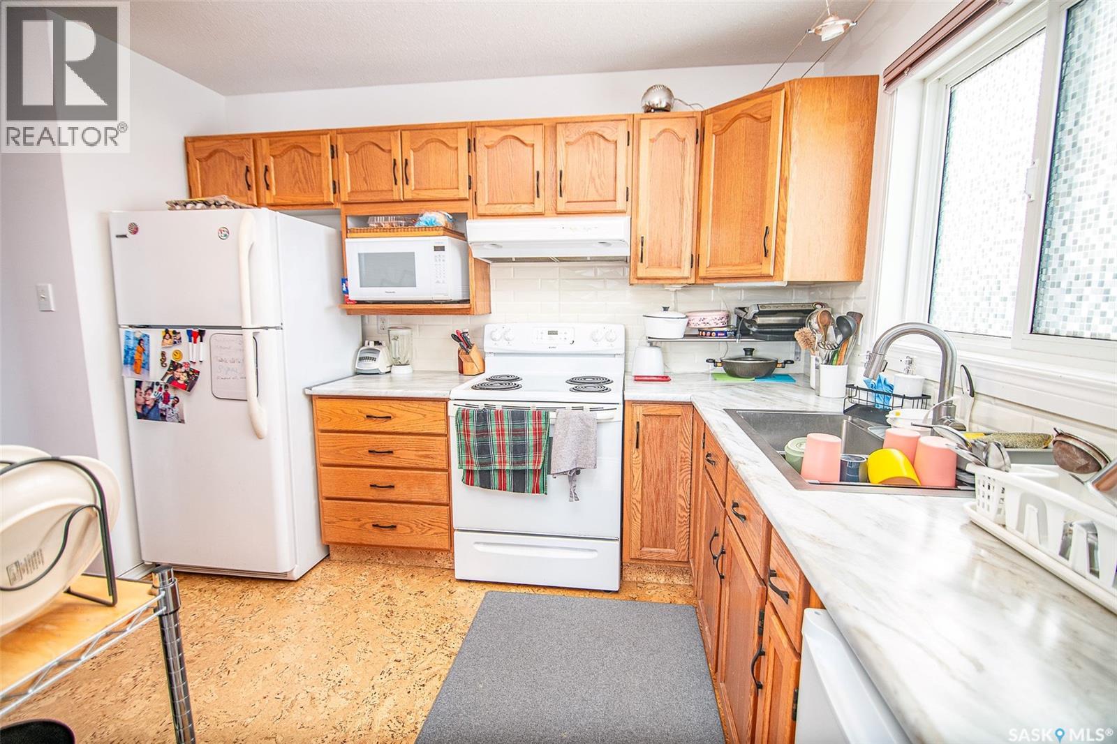 C2 532 River Street E Property Photo 9