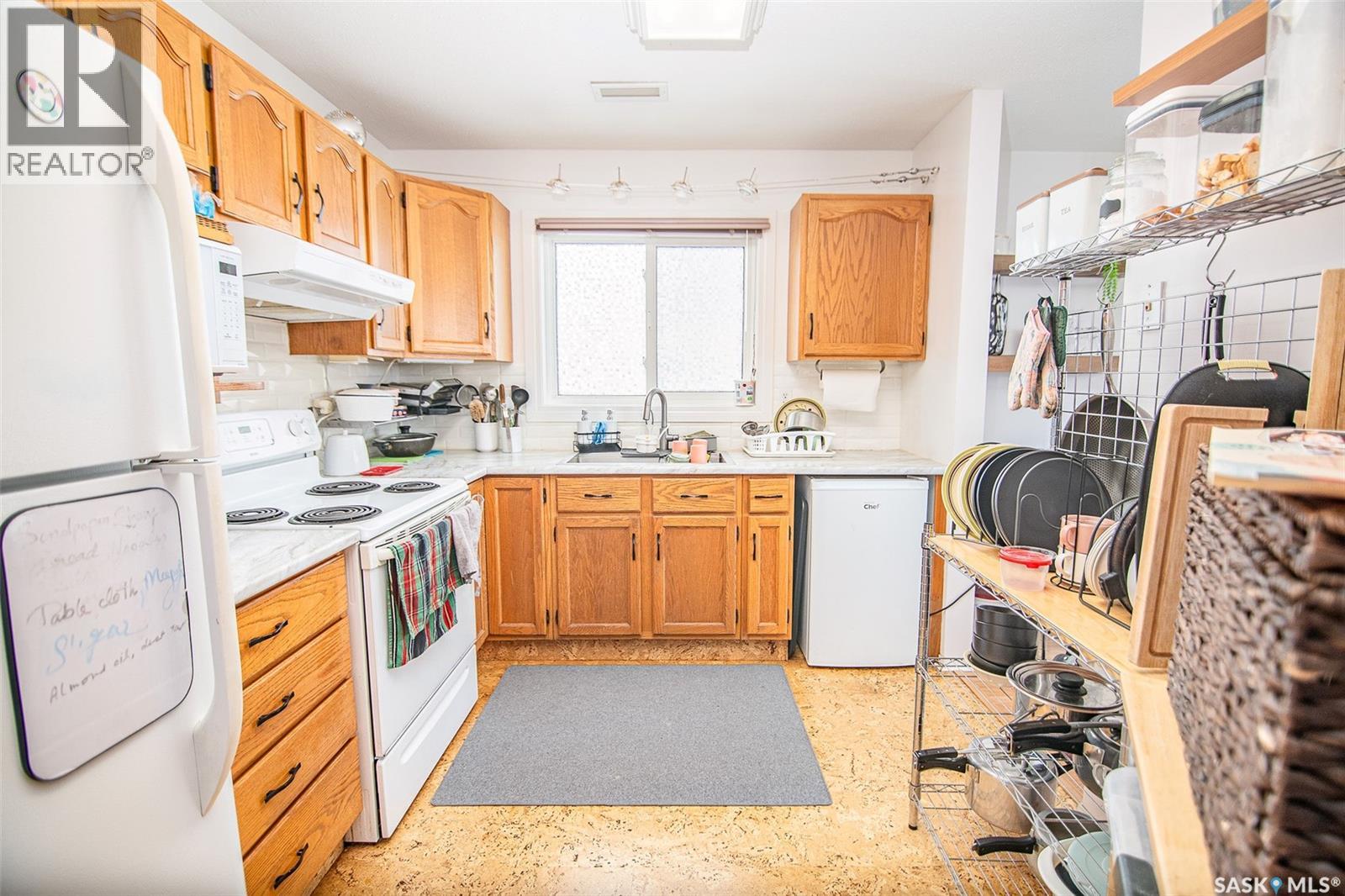 C2 532 River Street E Property Photo 10