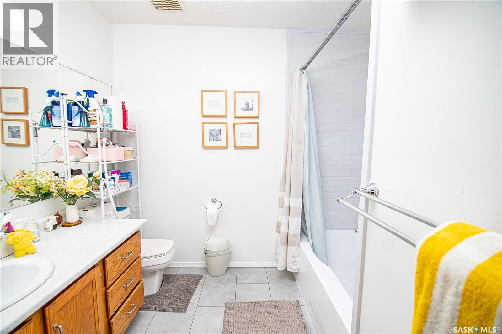 C2 532 River Street E Property Photo 11