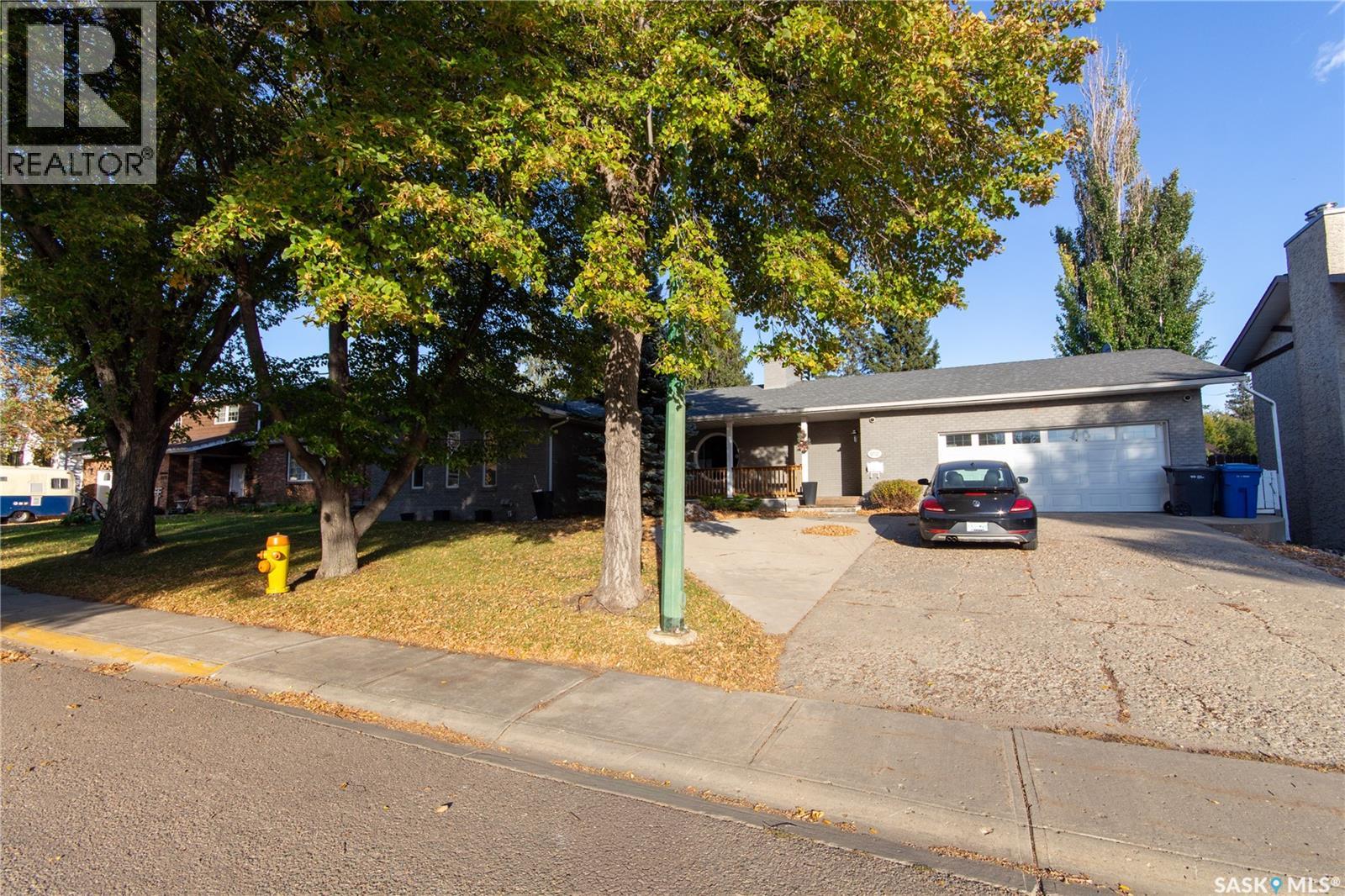 10710 Meighen Crescent Property Photo 1
