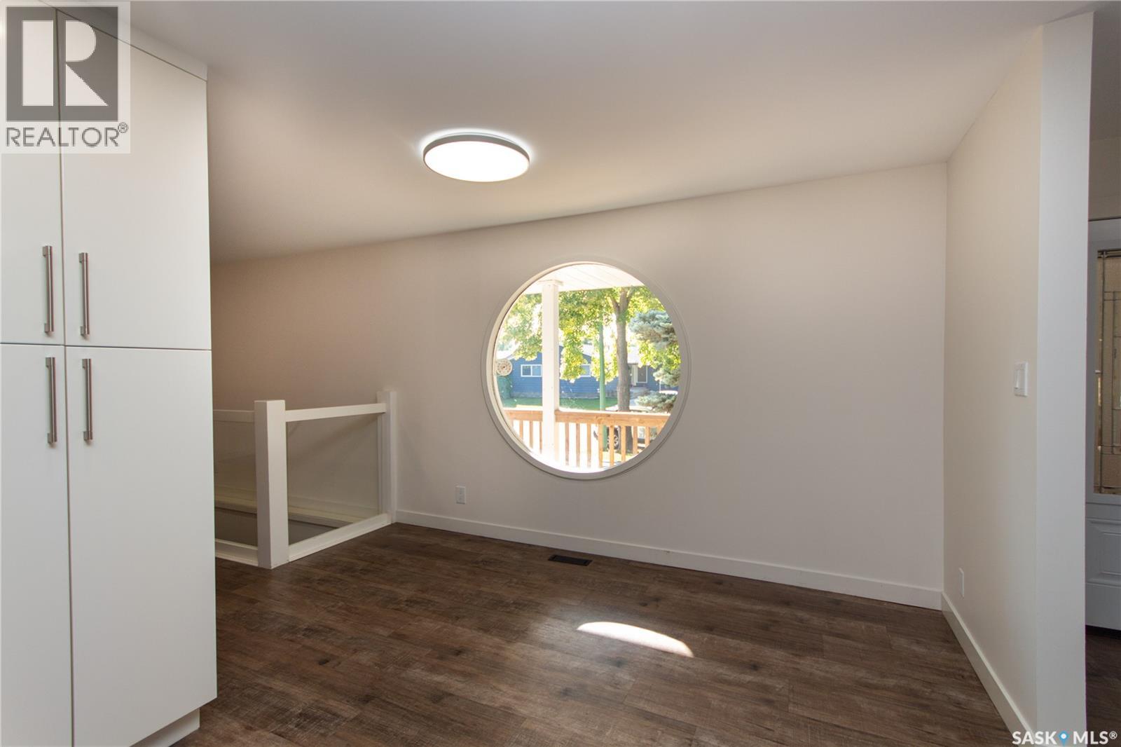 10710 Meighen Crescent Property Photo 3