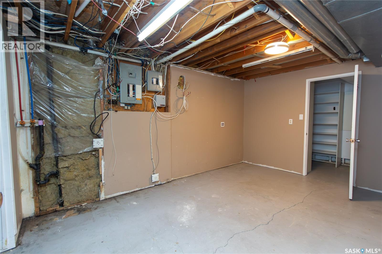 10710 Meighen Crescent Property Photo 38