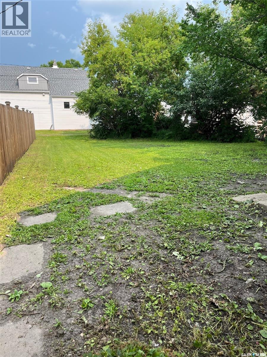 704 West Avenue Property Photo 4