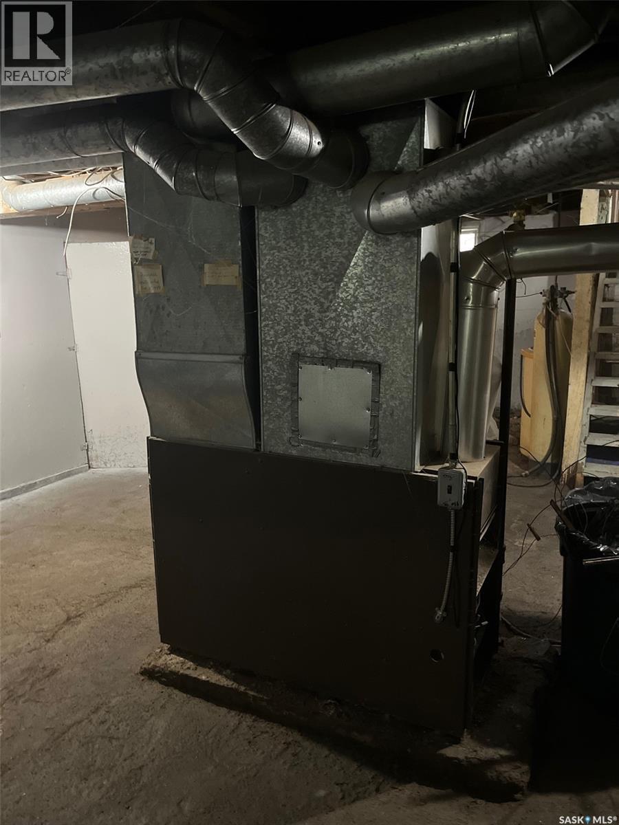 704 West Avenue Property Photo 18