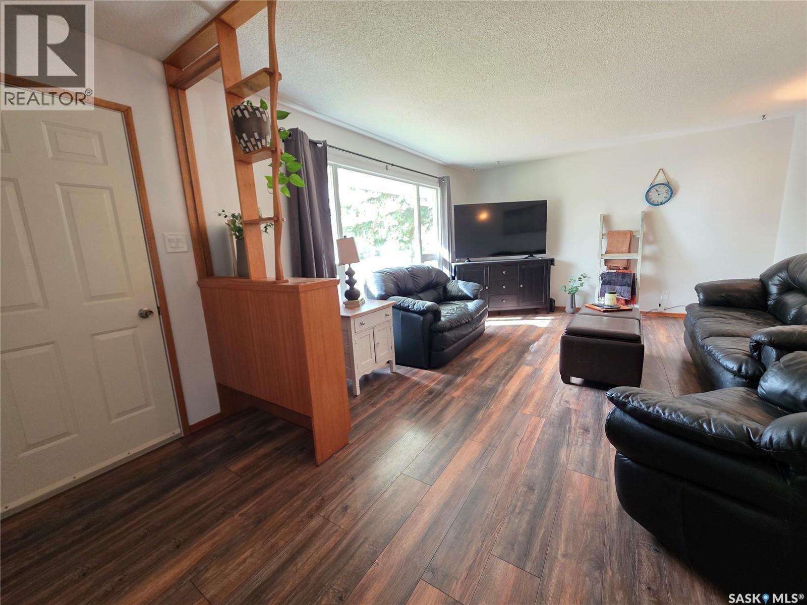 503 Thompson Street Property Photo 9