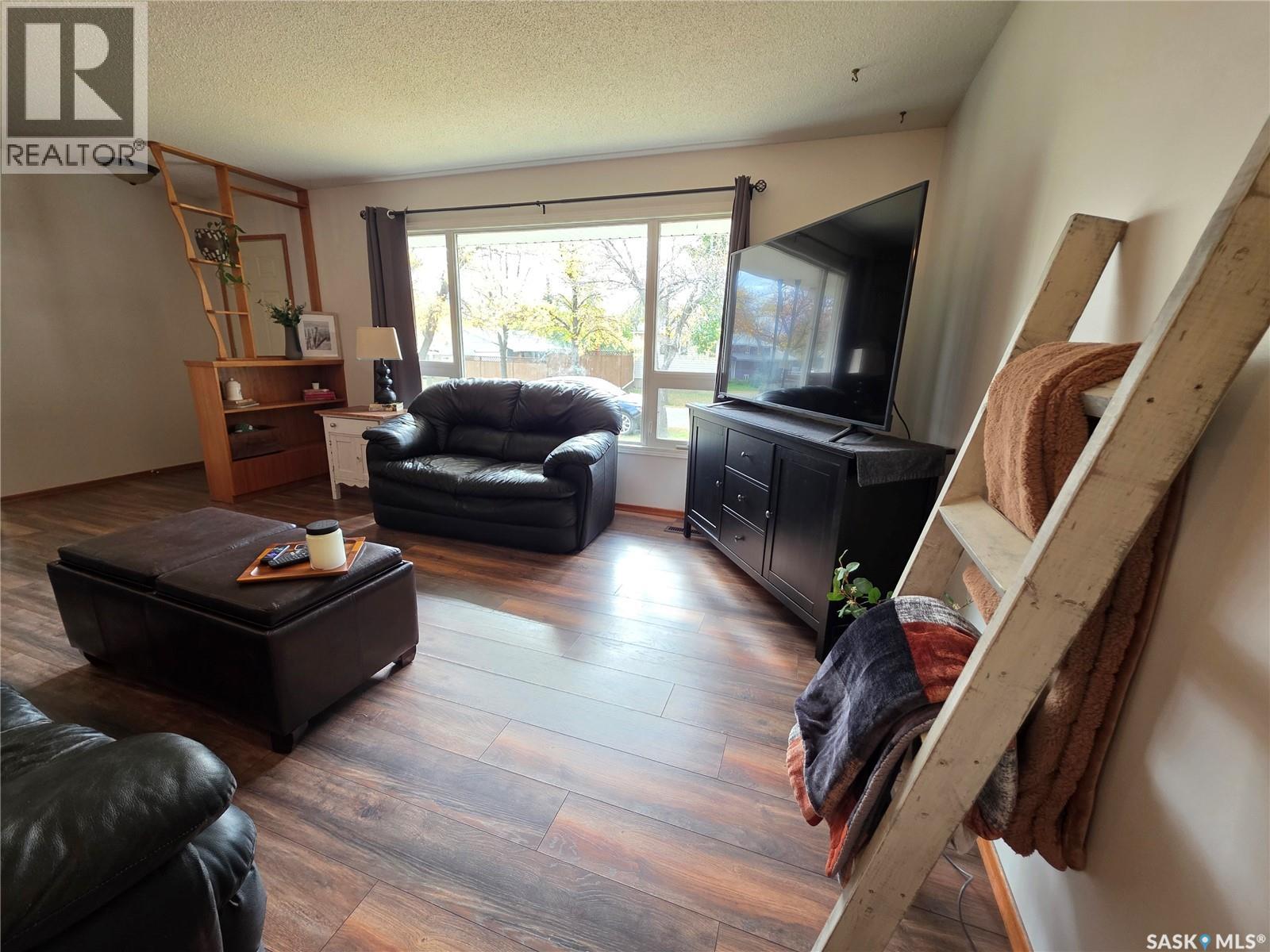503 Thompson Street Property Photo 11