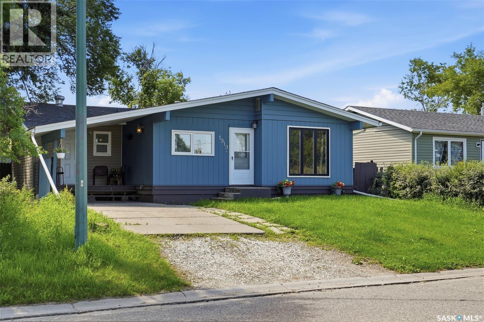 1919 14th Street W Property Photo 2