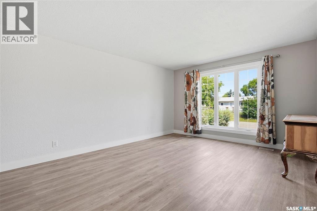1919 14th Street W Property Photo 11