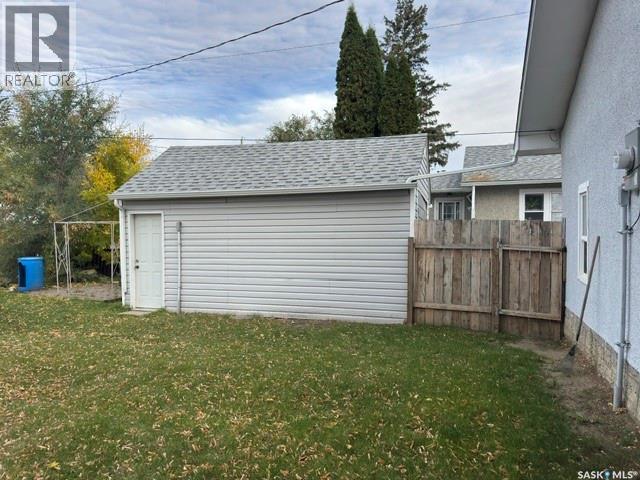 921 109th Street Property Photo 2