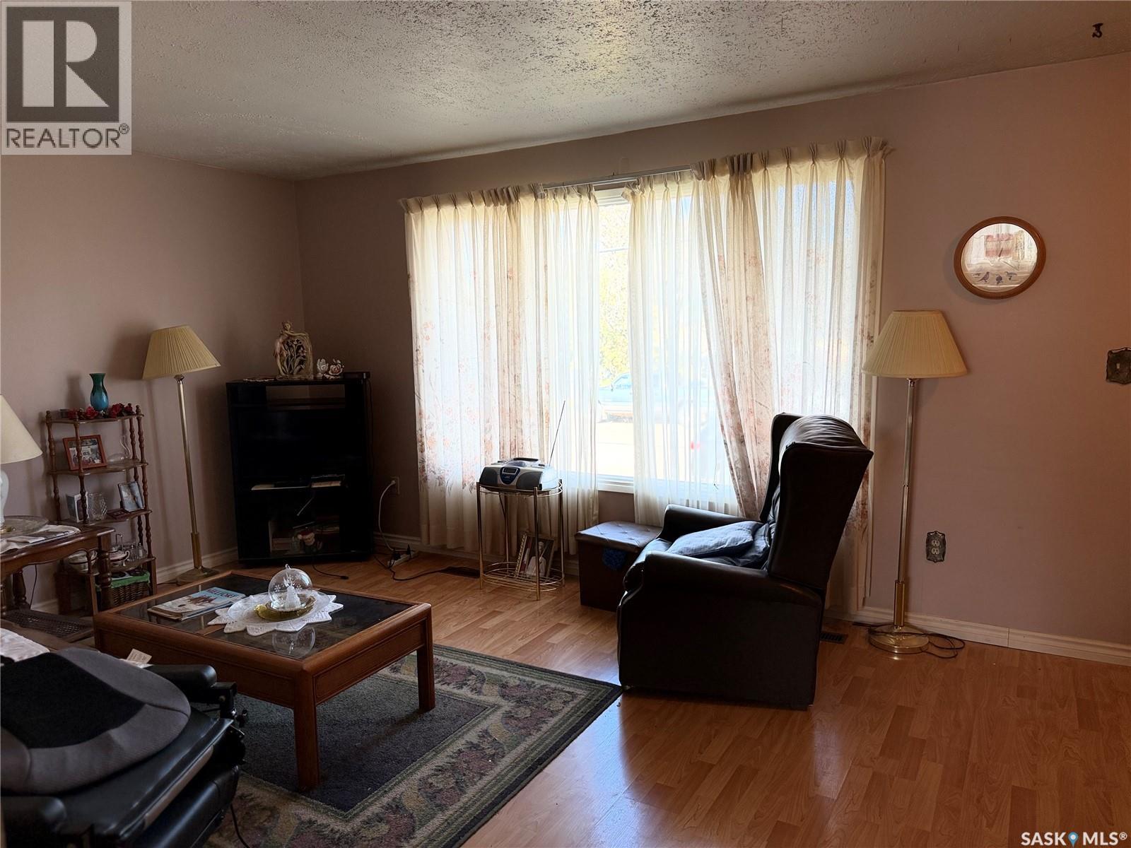 201 2nd Avenue Property Photo 5