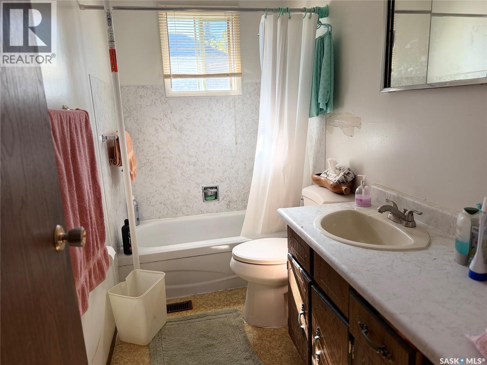 201 2nd Avenue Property Photo 8