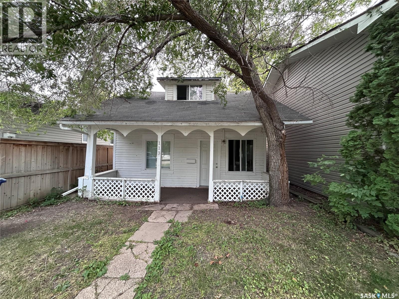 113 109th Street W Property Photo 1