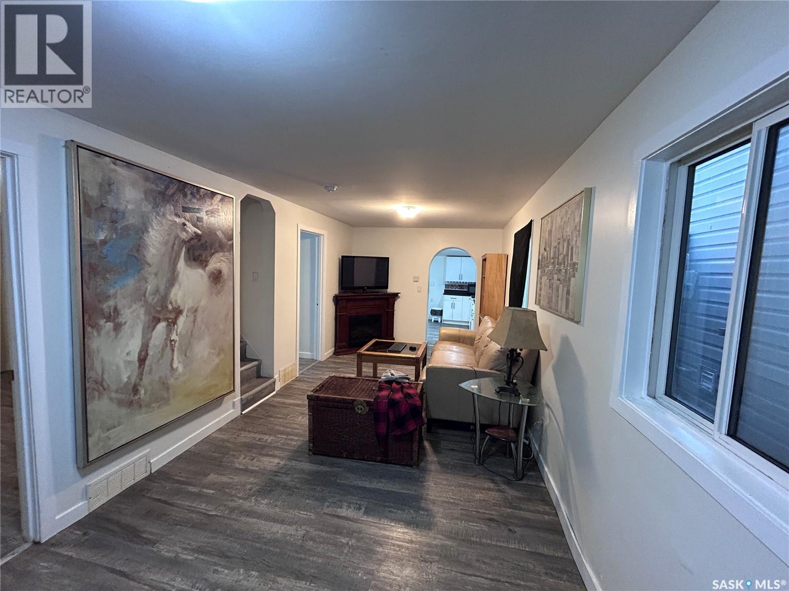 113 109th Street W Property Photo 2