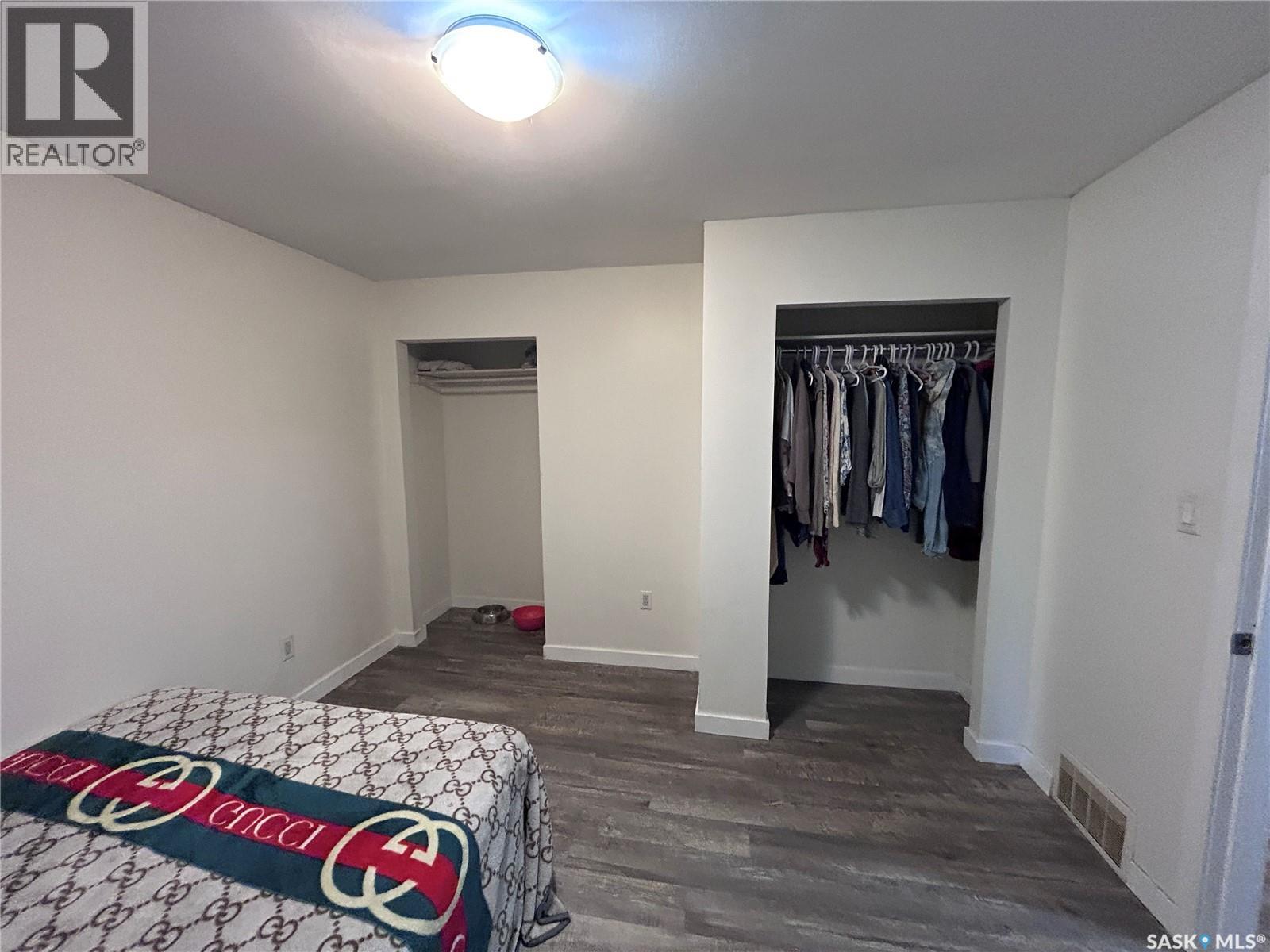 113 109th Street W Property Photo 4