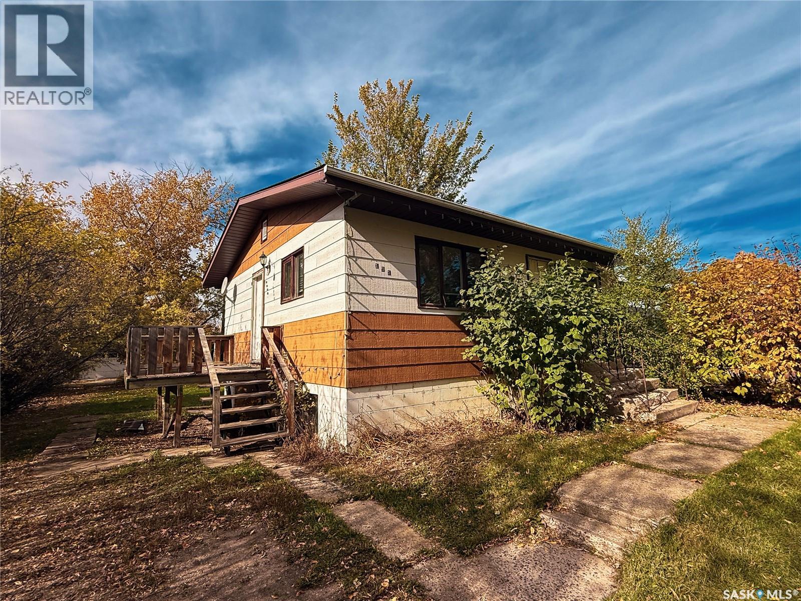 191 5th Street E Property Photo 1