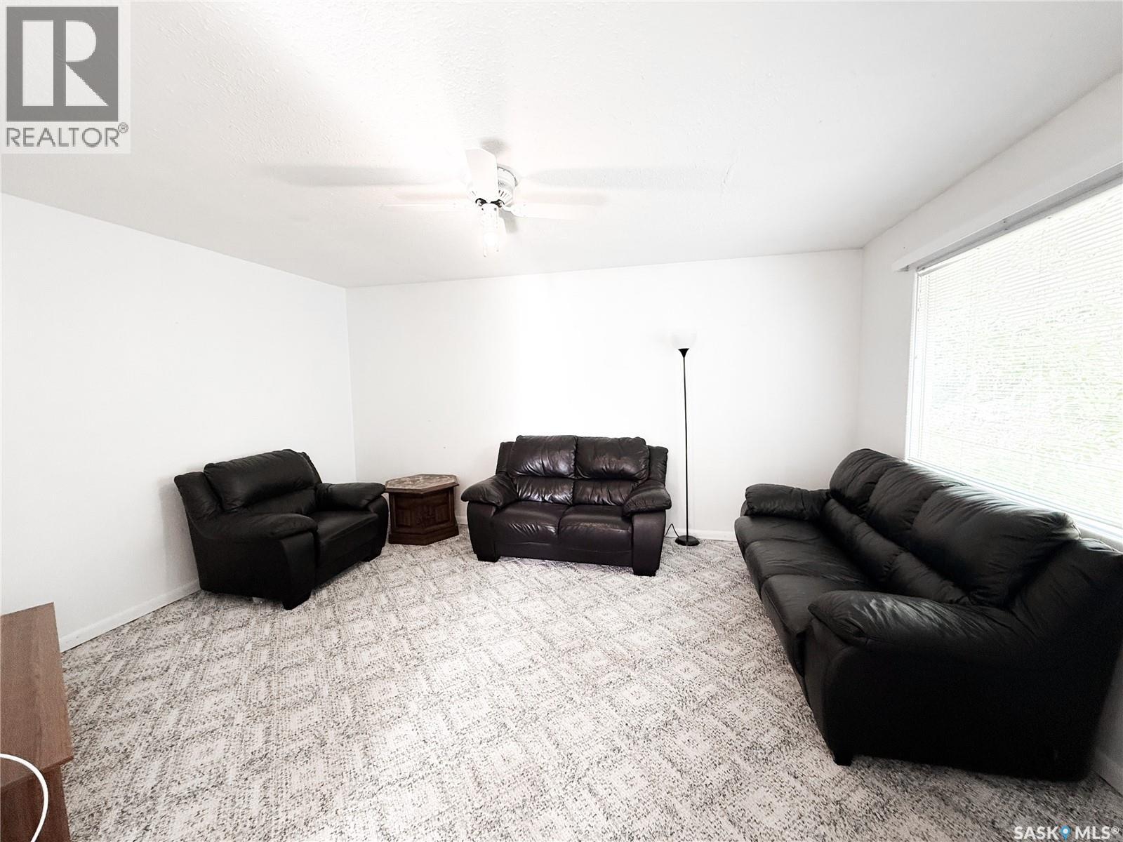 191 5th Street E Property Photo 4