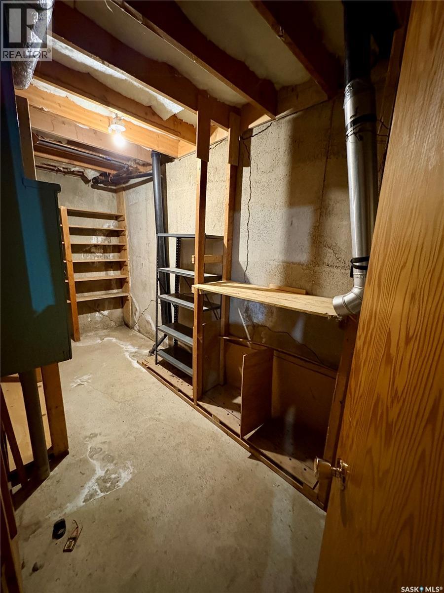 306 2nd Street W Property Photo 21