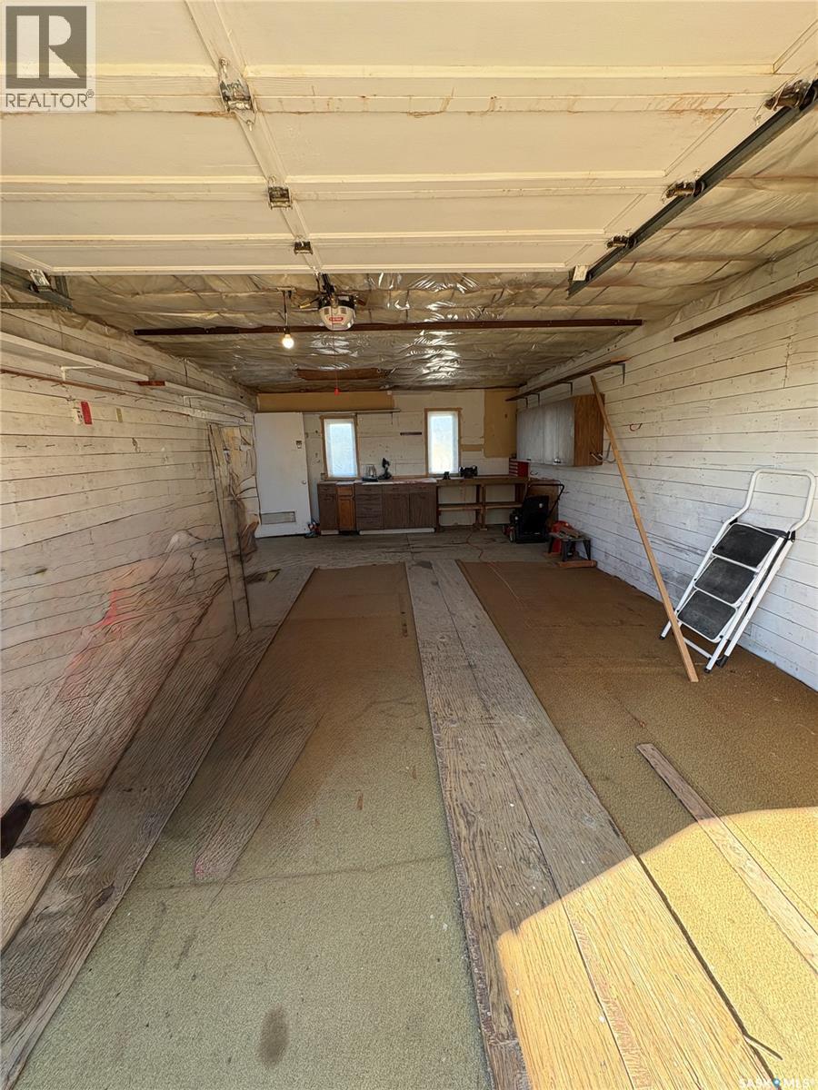 306 2nd Street W Property Photo 25