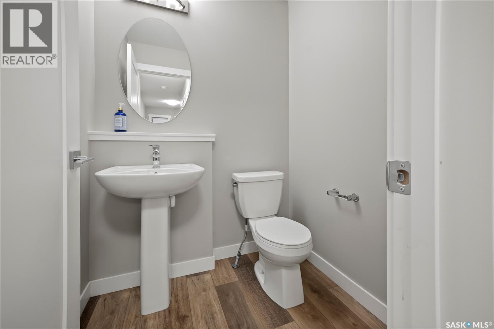 4608 Mutrie Crescent Property Photo 5
